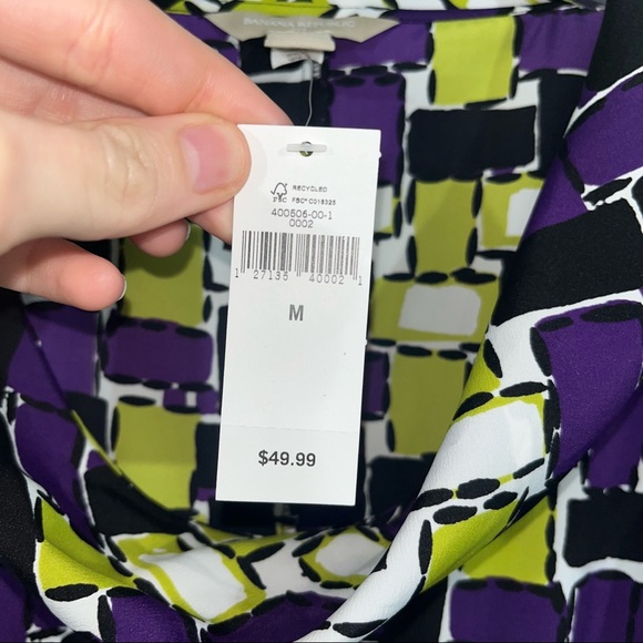 Banana Republic NWT size medium blouse w/cap sleeves - Picture 4 of 9